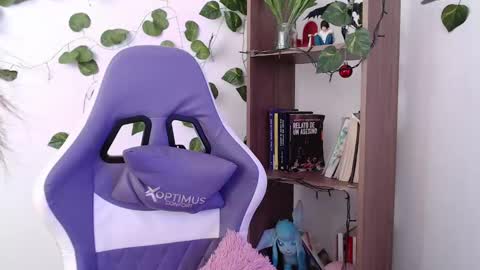   online show from March 1, 4:33 pm