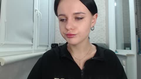 BlairYates online show from November 12, 1:52 am