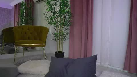 blakmy online show from December 18, 5:36 am