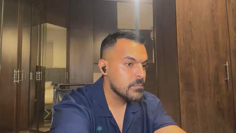 Leo online show from November 22, 8:02 am