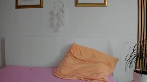 Snapshot of blonde_angel20 chatting on September 9, 3:56 pm Nicole online show from September 9, 3:56 pm