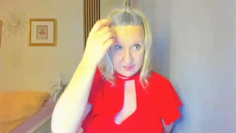 Snapshot of blonde_angel20 chatting on January 31, 5:32 pm Nicole online show from January 31, 5:32 pm