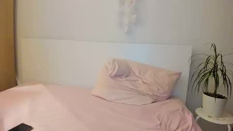 Snapshot of blonde_angel20 chatting on October 28, 3:02 pm Nicole online show from October 28, 3:02 pm