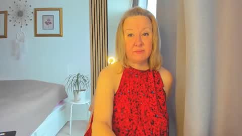 Snapshot of blonde_angel20 chatting on March 7, 6:46 am Nicole online show from March 7, 6:46 am