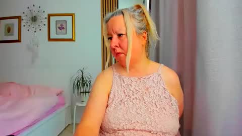 Nicole online show from March 21, 8:41 am