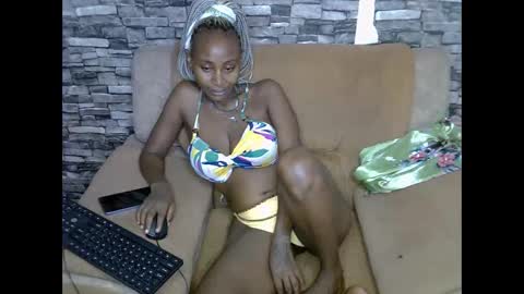 blonde_creamy online show from March 17, 11:59 am