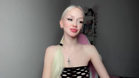 Elisa online show from February 27, 10:42 pm