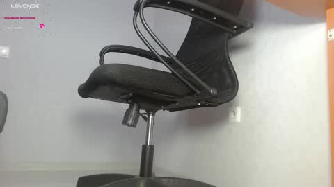 Im Di. I smell naked even when Im dressed. online show from March 6, 1:35 pm