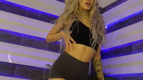 blondie_muller online show from September 23, 8:15 pm