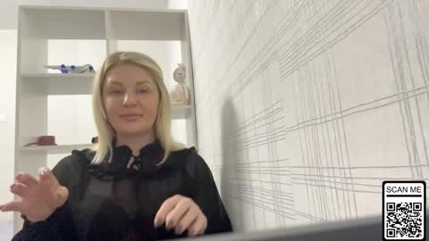 Snapshot of blondie_xoxoxo chatting on October 24, 5:47 pm blondie_xoxoxo online show from October 24, 5:47 pm