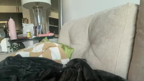 IM TRYNG online show from December 21, 7:31 pm