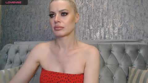 Helen online show from October 6, 8:04 pm