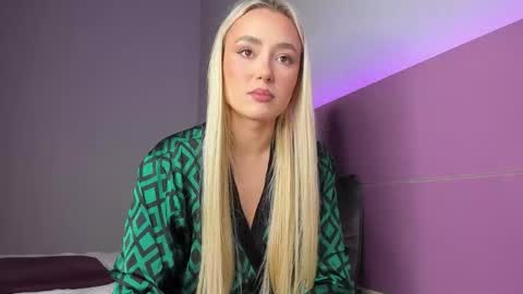 Anna online show from January 18, 8:07 pm