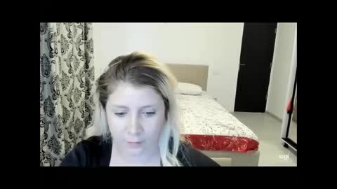blondysarah online show from February 23, 2:41 pm