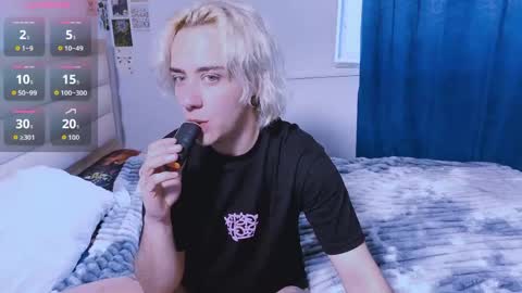 blooming_soul online show from April 17, 8:39 am