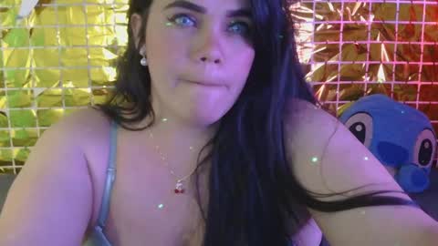 Snapshot of blue_angel33 chatting on February 17, 1:47 am kate online show from February 17, 1:47 am