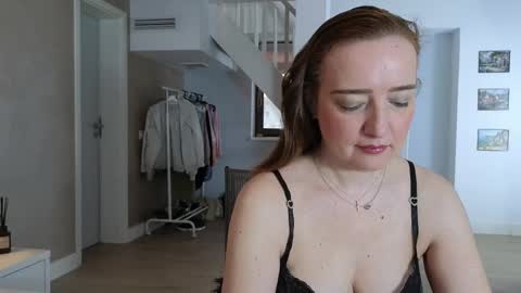 blue_angel_sweet online show from April 18, 3:52 am