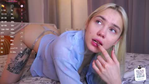 Adeline online show from November 30, 6:31 am