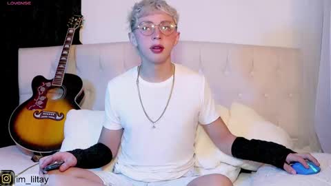 TAY   online show from February 20, 1:46 am