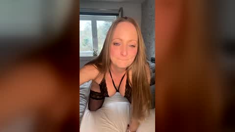 Blue Eyes Milf online show from January 12, 11:17 am