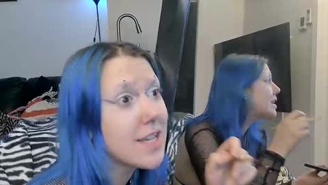 blue_starr_official online show from January 18, 5:38 am