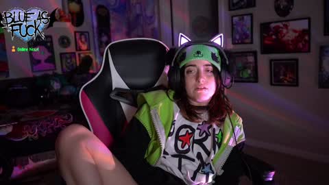 Blue online show from December 31, 5:22 am