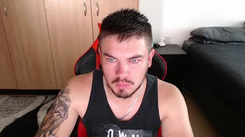 blueeyeboy0 online show from January 21, 6:00 am