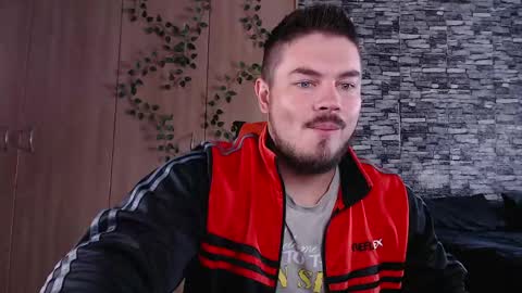 blueeyeboy0 online show from May 5, 9:04 am