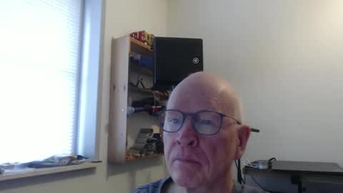 blueeyesn8 online show from October 25, 9:41 am