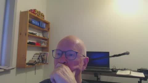 blueeyesn8 online show from December 8, 9:13 am