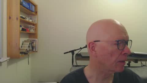 blueeyesn8 online show from December 4, 9:45 am