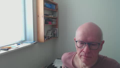 blueeyesn8 online show from March 10, 8:17 am