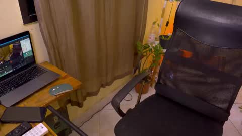 FLORAA online show from March 5, 2:37 pm