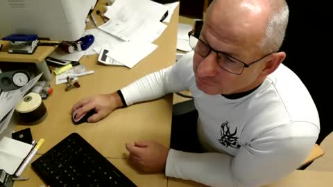 bodymen1 online show from November 19, 7:56 pm