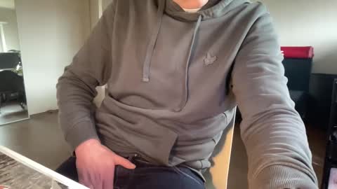 Snapshot of boegieboy76 chatting on December 18, 1:02 pm ask me online show from December 18, 1:02 pm