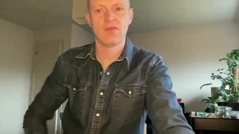 Snapshot of boegieboy76 chatting on January 30, 8:22 am ask me online show from January 30, 8:22 am