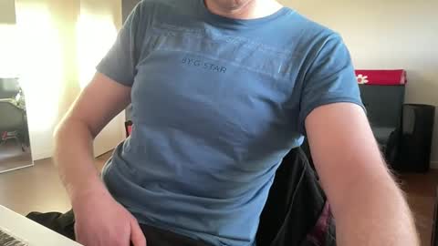 Snapshot of boegieboy76 chatting on December 20, 8:49 am ask me online show from December 20, 8:49 am