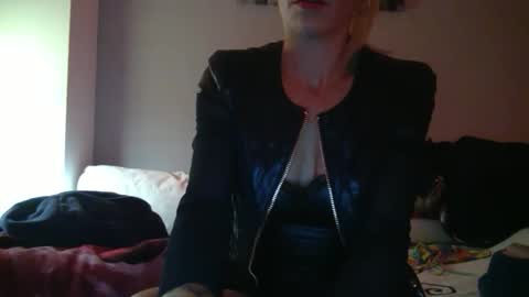 Karol online show from November 23, 3:04 am