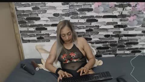 Kim online show from October 15, 8:42 pm