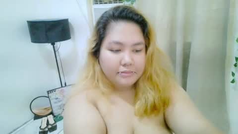 Snapshot of bombastic_darla chatting on October 2, 8:02 am bombastic_darla online show from October 2, 8:02 am