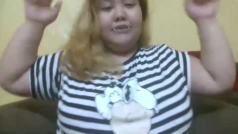 Snapshot of bombastic_darla chatting on October 13, 1:35 pm bombastic_darla online show from October 13, 1:35 pm