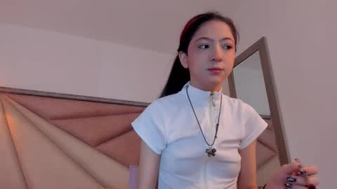   online show from November 17, 10:45 pm