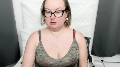 Bonnie online show from March 31, 9:54 am