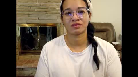 Queen Bon Vivantt online show from December 19, 4:24 pm