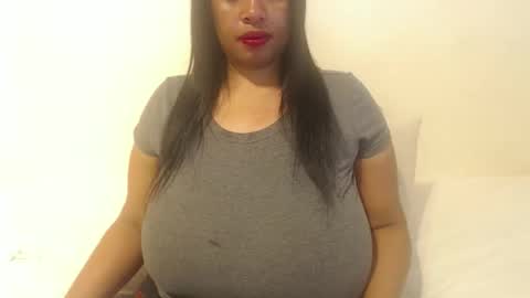 Snapshot of boobyqueen24 chatting on October 22, 9:01 am boobyqueen online show from October 22, 9:01 am