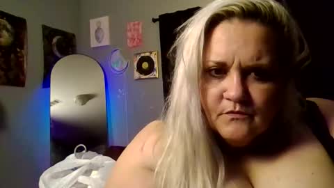 Ashlie Haines online show from May 23, 11:39 am