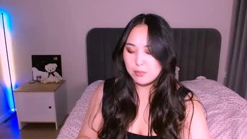 Mona online show from November 21, 11:30 am