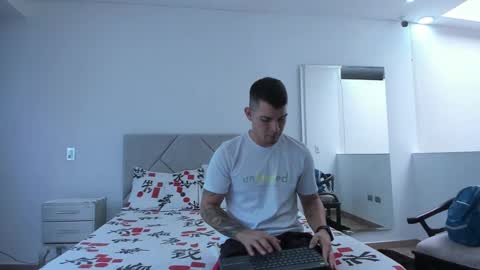 booyhott_ online show from September 24, 7:31 pm