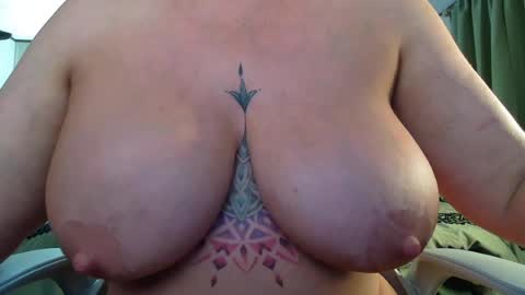 BoredCountryGirl online show from June 16, 4:27 am