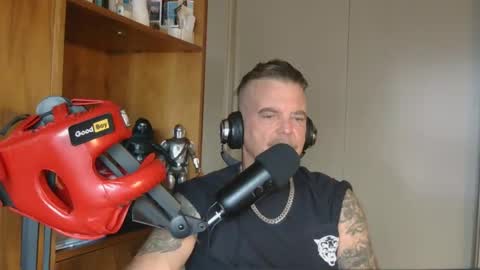 BOSS online show from November 18, 8:12 pm